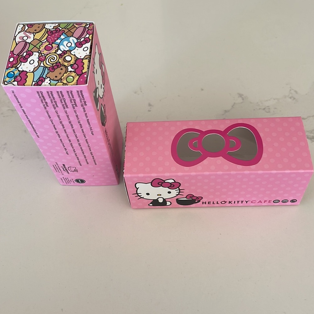 Hello Kitty Cafe Bundle - Picture 5 of 12